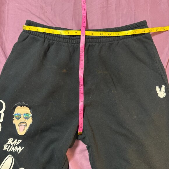 Bad Bunny sweatpants YHLQMDLG Yo Hago Lo Que Me Da La Gana FOL size Large (READ) - Picture 5 of 15